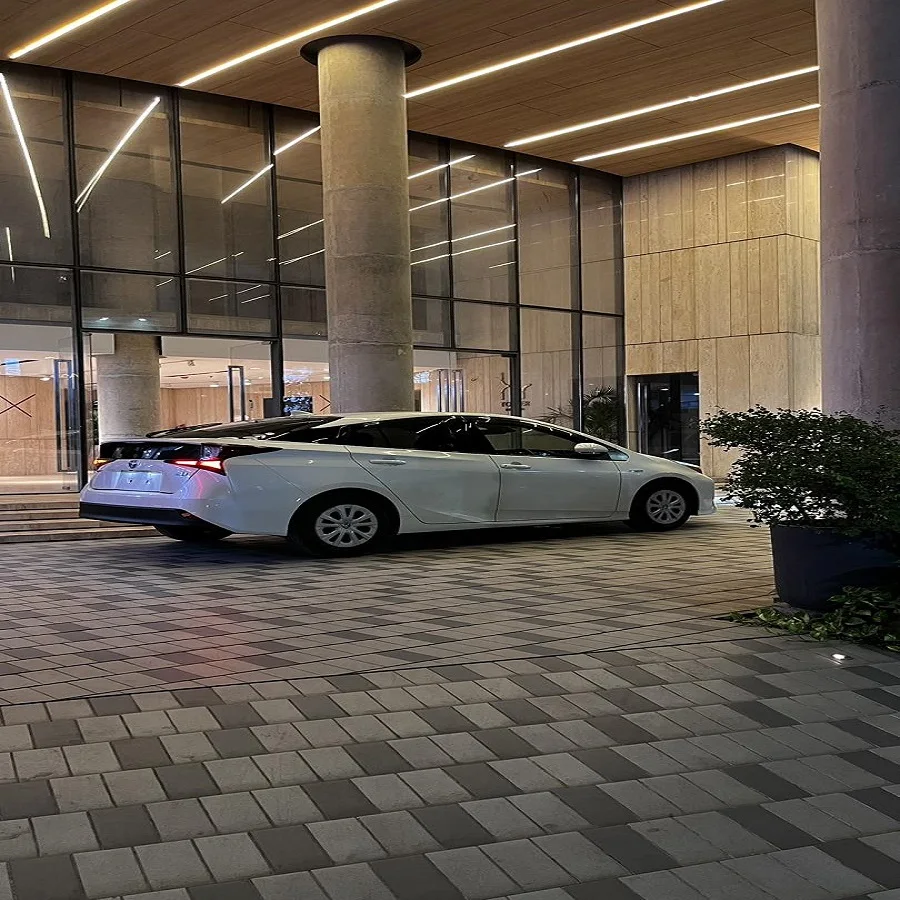 Лидер продаж подержанных автомобилей 2023 2022 2021 Toyota Prius Prime дешевая цена купить сегодня
