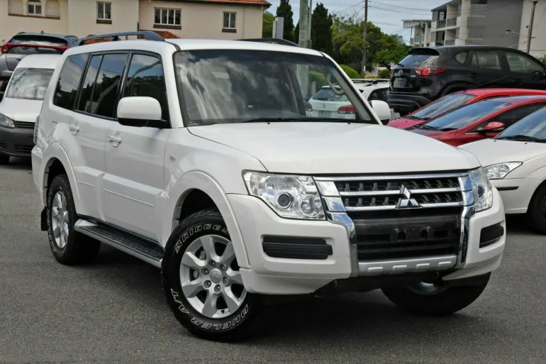2020 2021 2022 довольно подержанных автомобилей MITSUBISHI PAJERO доступен Левый ручной привод