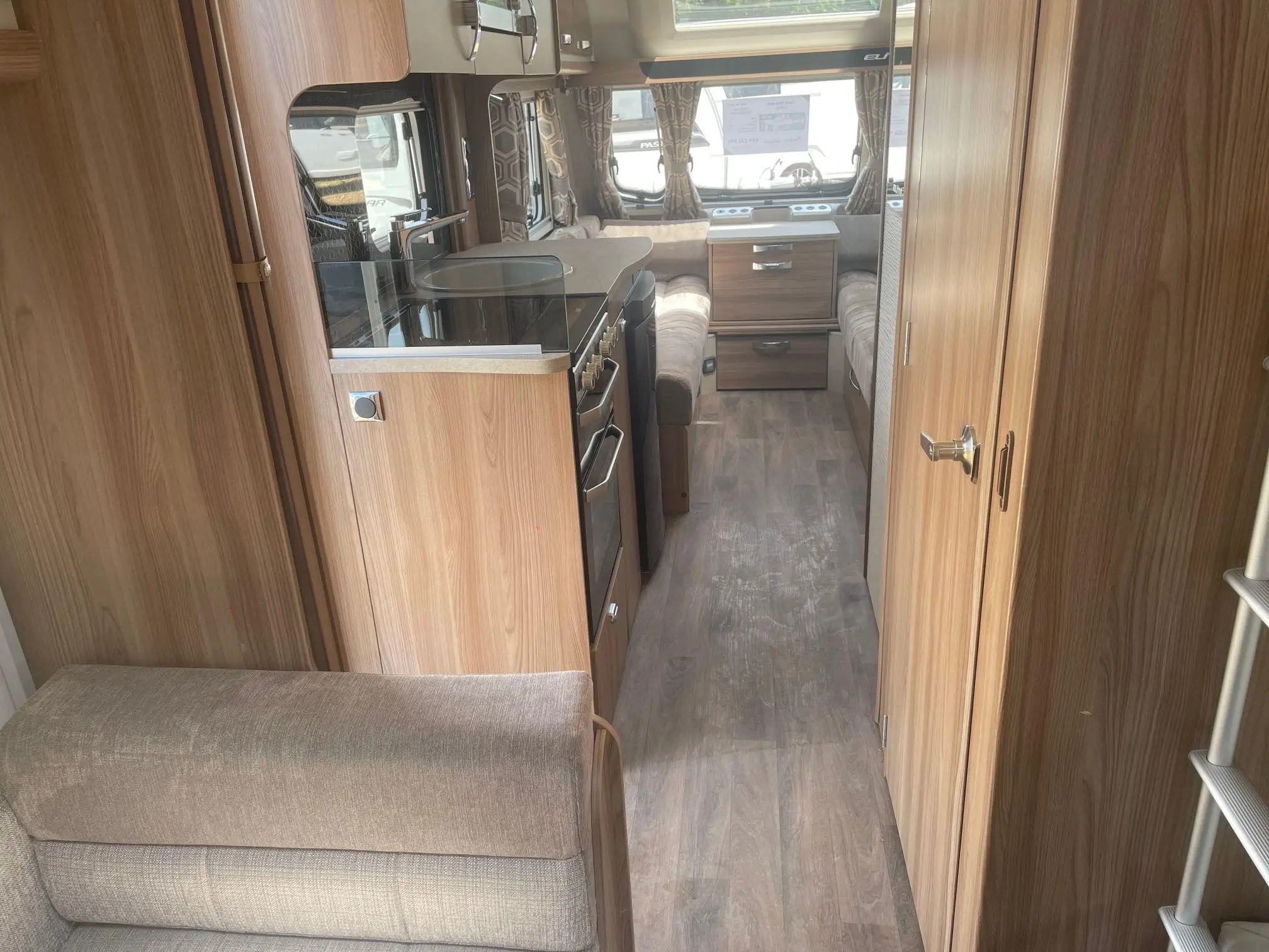 Best Sellers Full-size Profile steel structure Caravan Trailer For Sale Camper Trailer Offroad Motor Home Van Made In Austria