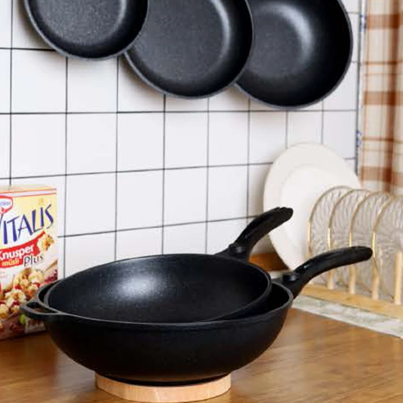 Frying Wok Cookware Set Die-Cast Aluminum Kitchen Pots OEM Saute Pan Egg Home Cooking Non Stick Fry Pan grip