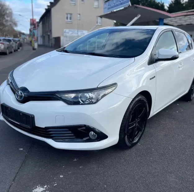 Без повреждений хорошее состояние продаж б/у Toyota-Auris Hybrid Team D хэтчбек доступен для доставки