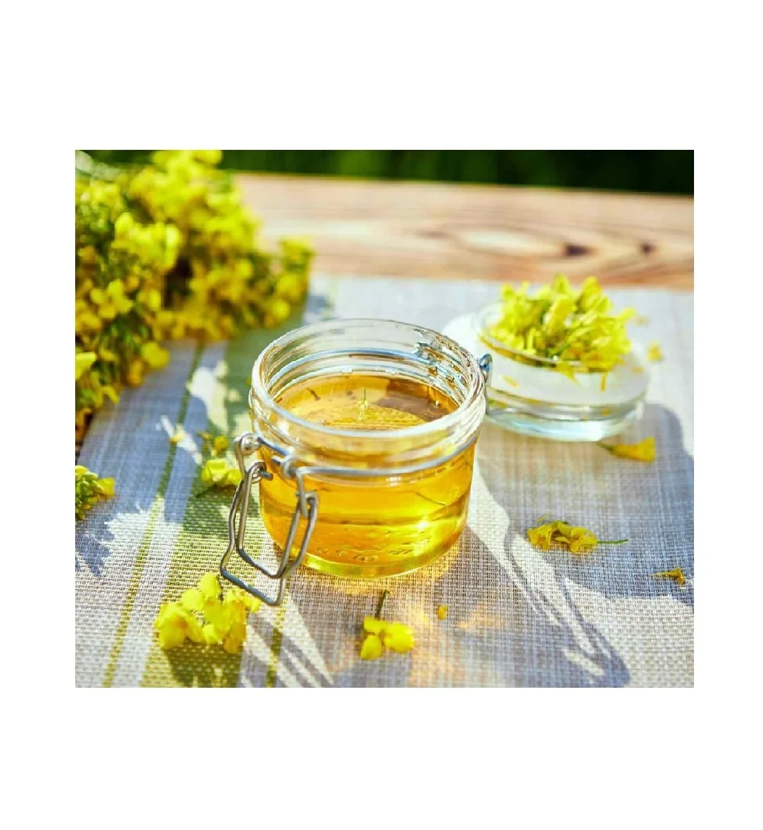 Hot Selling Price Of Refined Rapeseed Oil / Canola Cooking Oil in Bulk/Premium Quality Organic refined Canola Crude Rapeseed Oil