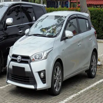 5-door hatchbacks -4-door sedans with Front-engine-front-wheel-drive Used Toyota Yaris (XP150)/Toyota Vios for sale