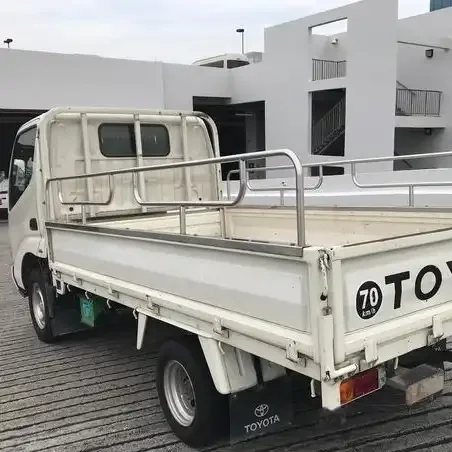 Buy Used Toyotas Dynas Trucks 4WD Japan Truck 4wd mini truck