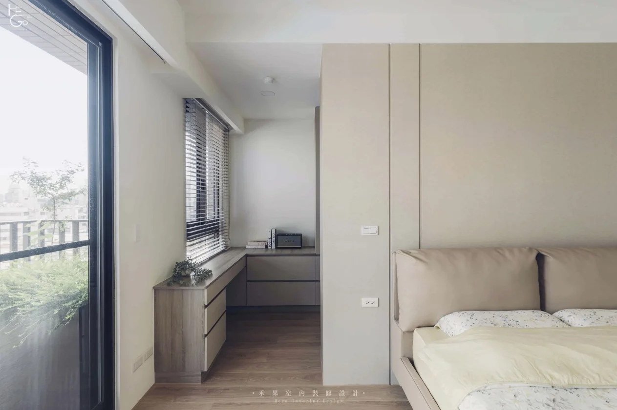 Particle board wardrobe for girls