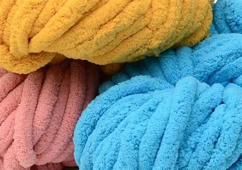wholesale Cheap Price Super Chunky yarn Hand Knitting Yarn 2cm chenille chunky yarn for Knitted Blankets