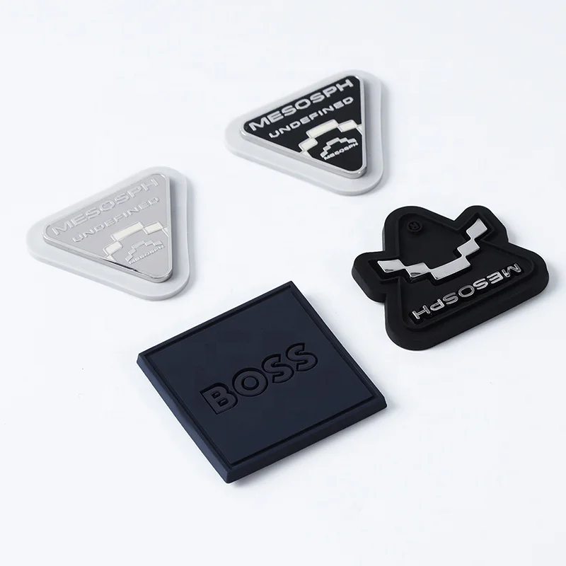 YHG High Quality Embossed Custom Brand Name Letter Silicon Rubber Zinc Alloy Brass Enamel Metal Label Tag for Clothing