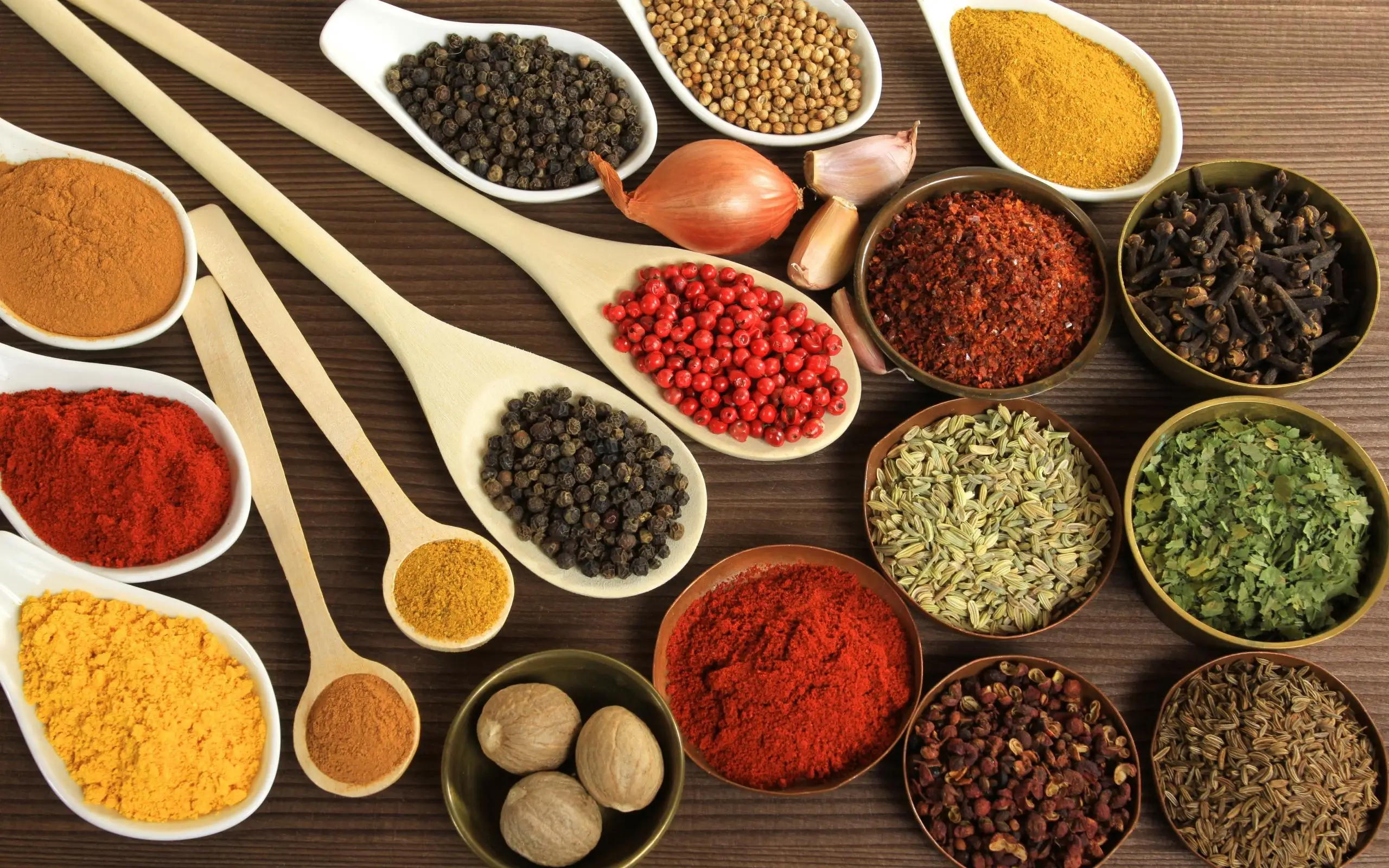 Supplier of Indian wholesale Spices and Herbs at competitive price with customized packing as per buyers requirement