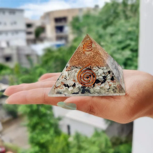 wholesale natural agate stone high flashy rainbow moonstone chips orgone orgonite pyramid