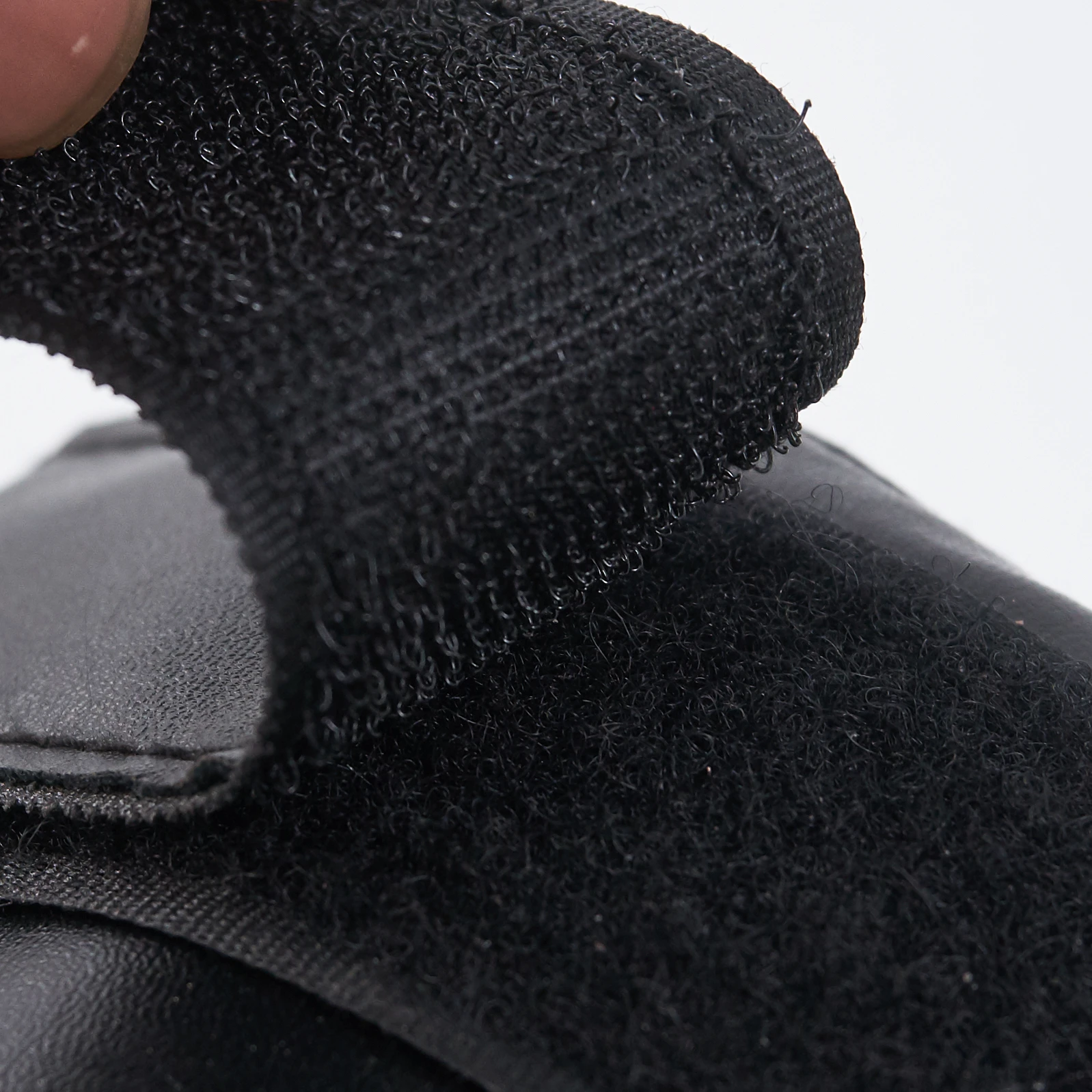 Winning Supper Soft Punching Mitts Customized Professional Training Winning Focus Mitts OEM Boxing equipment leather material