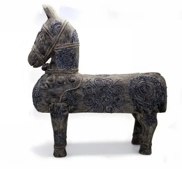 Antique Decor Cheap Home Decoration Style Handicraft OEM Product Vintage Big Wooden Horse Wearing Brocade Hand-Drawn Wax Cloth