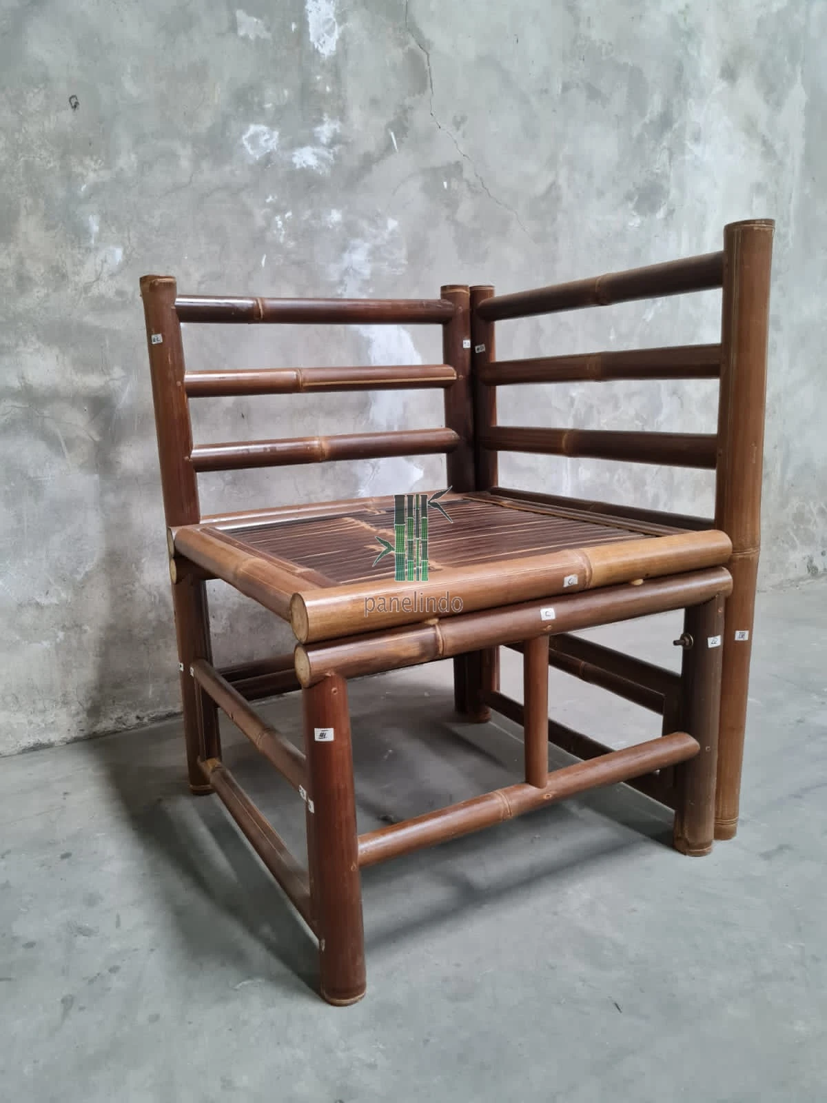 Eco-Friendly Bamboo Leisure Chair Antique Design Style for Home Living Room Restaurant School with Left Corner for Outdoor Use