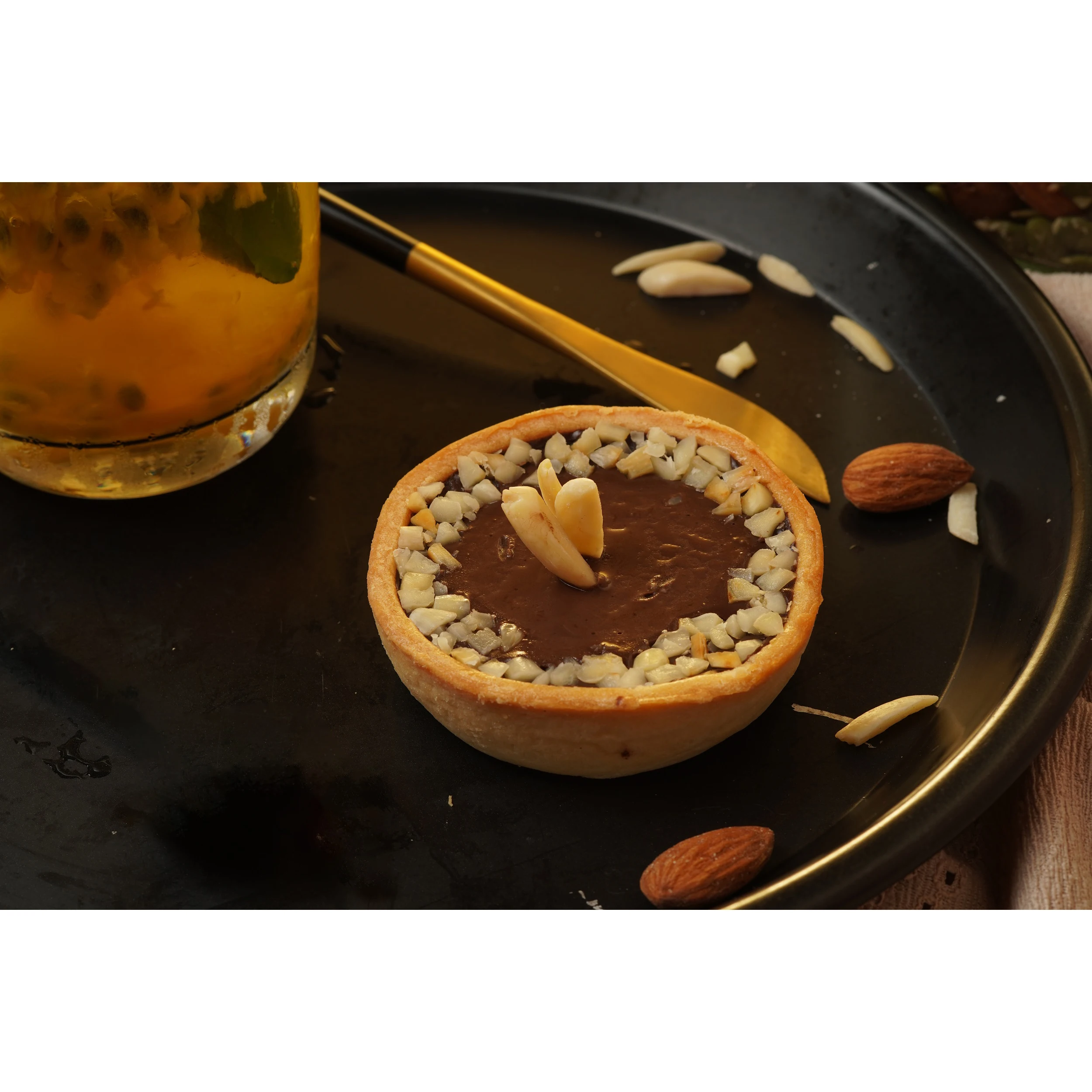 Creamy Taste Tarlet Round Chocolate & Almond Tart Sweet Type For Dessert Frozen Storage Produced In Vietnam