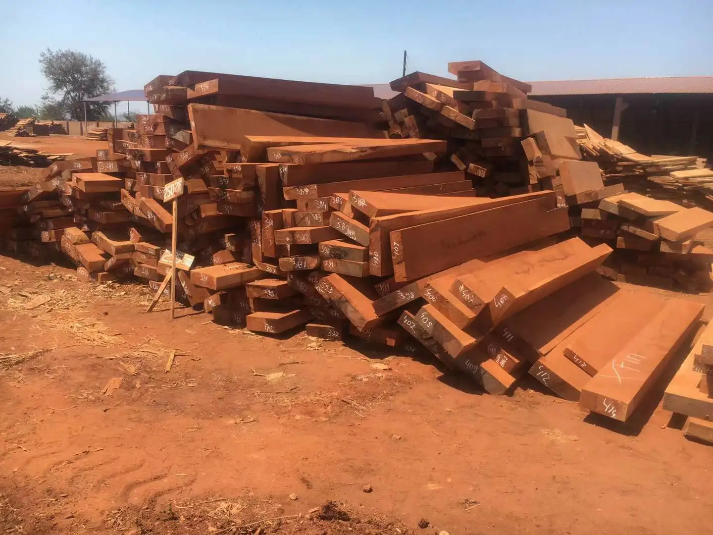 Doussie sawn timber from mozambique, High quality with low price