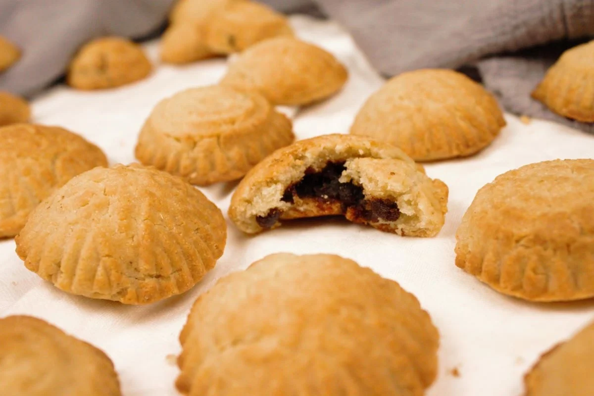 Automatic labor saving high capacity encrusting machine maamoul making machine