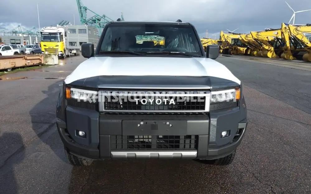 4x4 Toyota Land Cruiser P 250 TX Абсолютно Новый 2 7 л бензиновый автоматический 7-местный привод AWD Задняя Кожа никогда не регистрировалась 3260