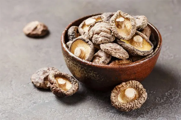 Premium Natural Dried Shiitake Mushroom Good Delicious Size 3-4 cm for Wholesale Cheap Price