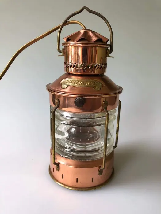 Brass And Copper Kerosene Oil Lamp In Antique Finished For Outdoor Usage With Modern Design With Elegant Style In cheap prices