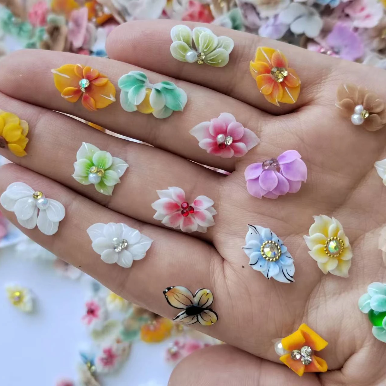 New Arrival  Bulk Kawaii Handmade Nail Art Charms 3D Design nail jewelry dried artificial flowers in acrylic water nail jewley