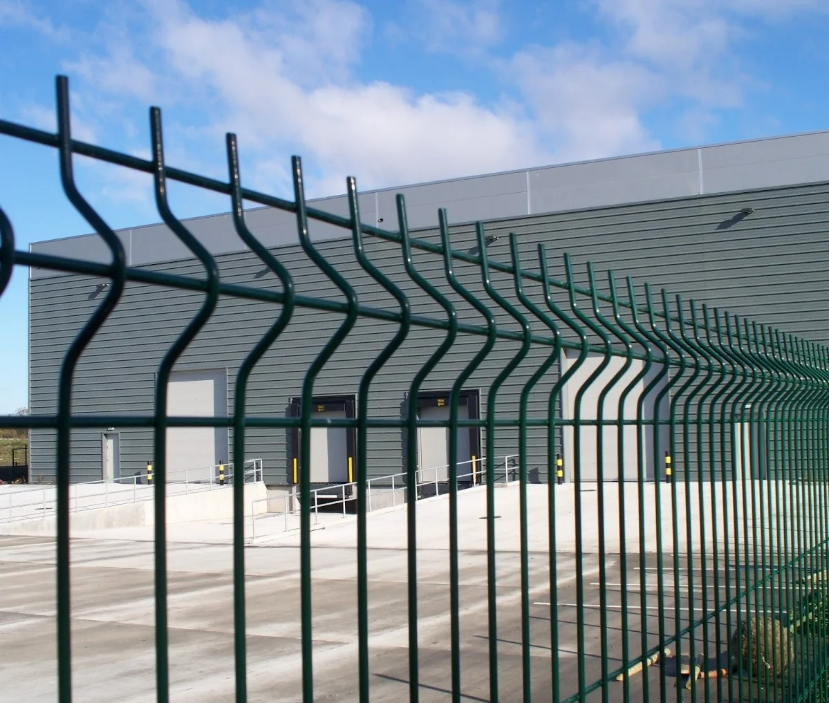 Galvanized Hot-Dipped Galvanized Powder Coating Heavy Duty Metal 3d Welded Wire Mesh Fence Panel With Pole and Post For School G