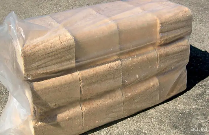 Biofuel Sawdust/RUF Briquettes/WOOD PELLETS OEM suplly for band home and animal farm heating FACTORY SUPPLY  PRICE