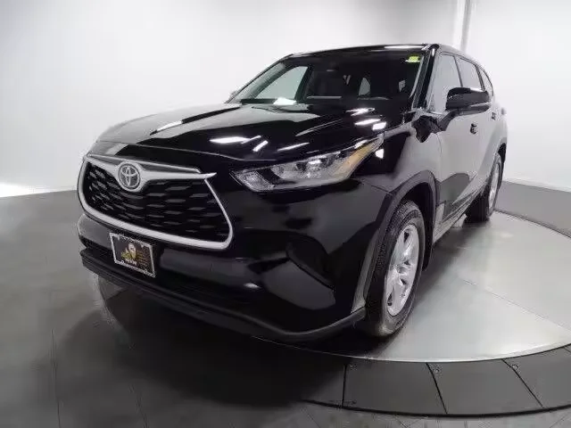 2022 Toyotaa Highlanderr AWD L 4dr SUV 4 Miles