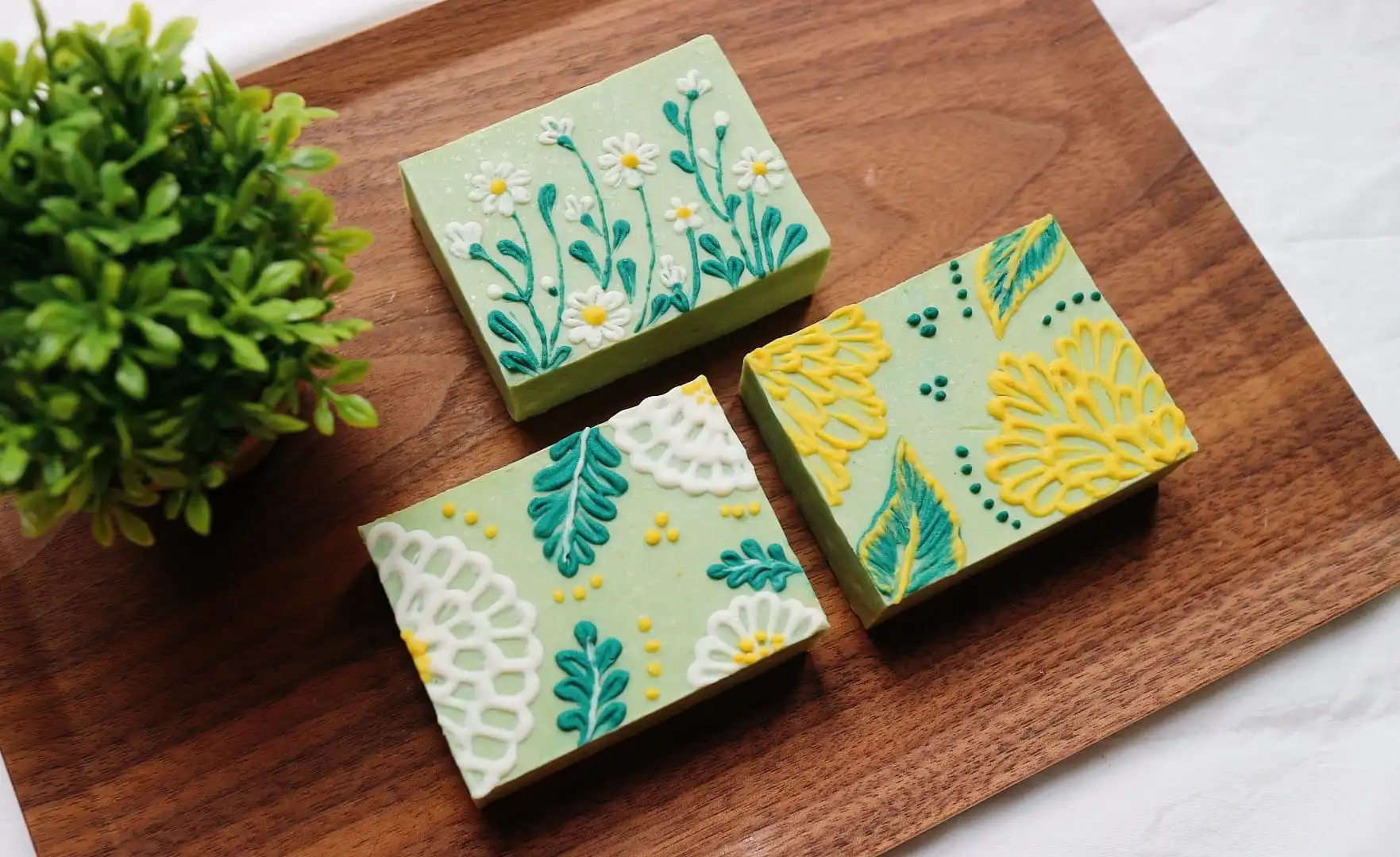 COCONUT SOAP/ CUSTOMIZED COCONUT SOAP/ COCONUT OIL SOAP ECO - FRIENDLY AND SAFE FOR HUMAN FROM COCO - ECO VIETNAM
