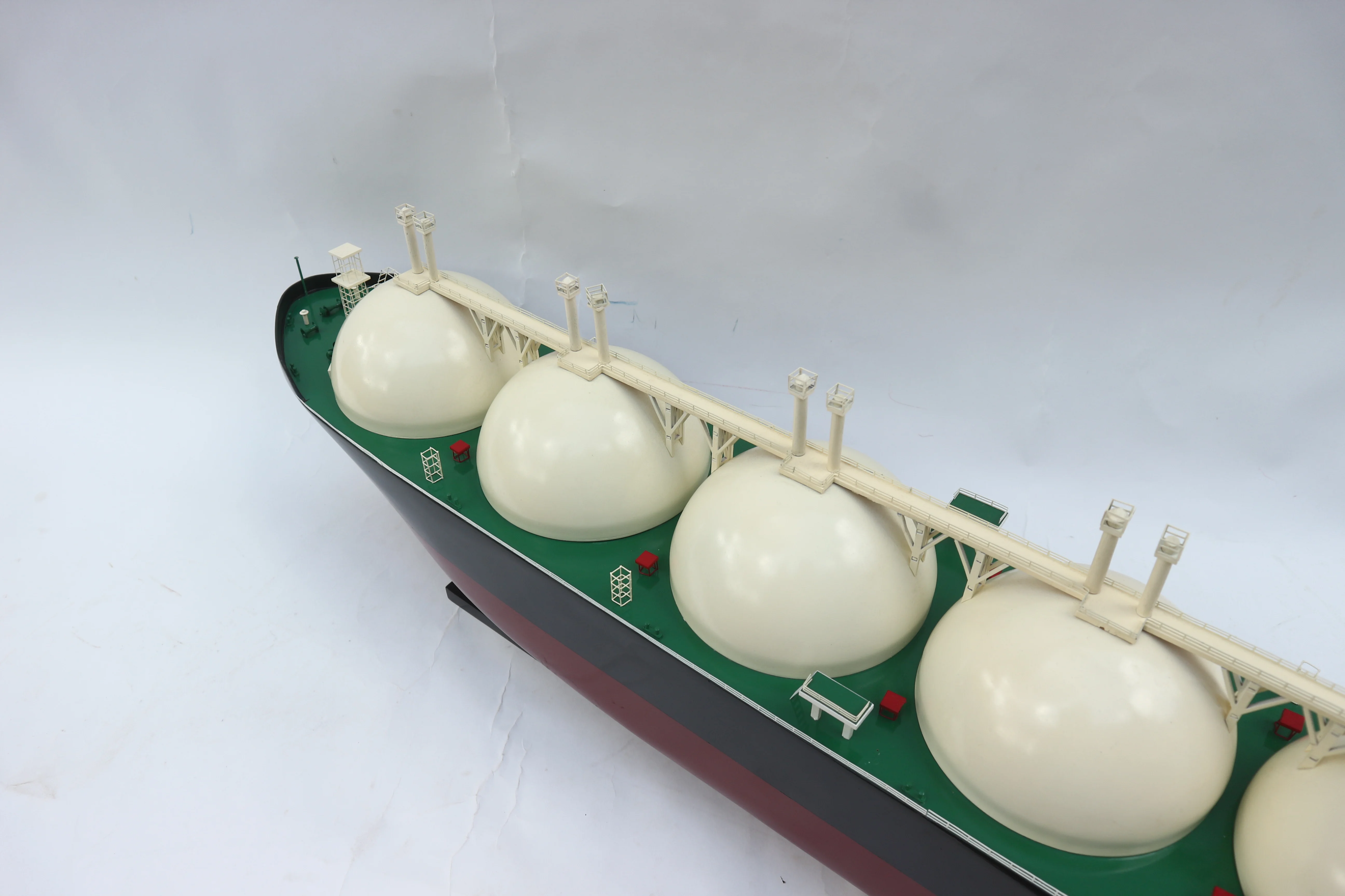 GAS TANKER (LNG CARRIER) - WOODEN COMMERCIAL SHIP  MODEL HIGH QUALITY PRODUCT MADE IN VIETNAM