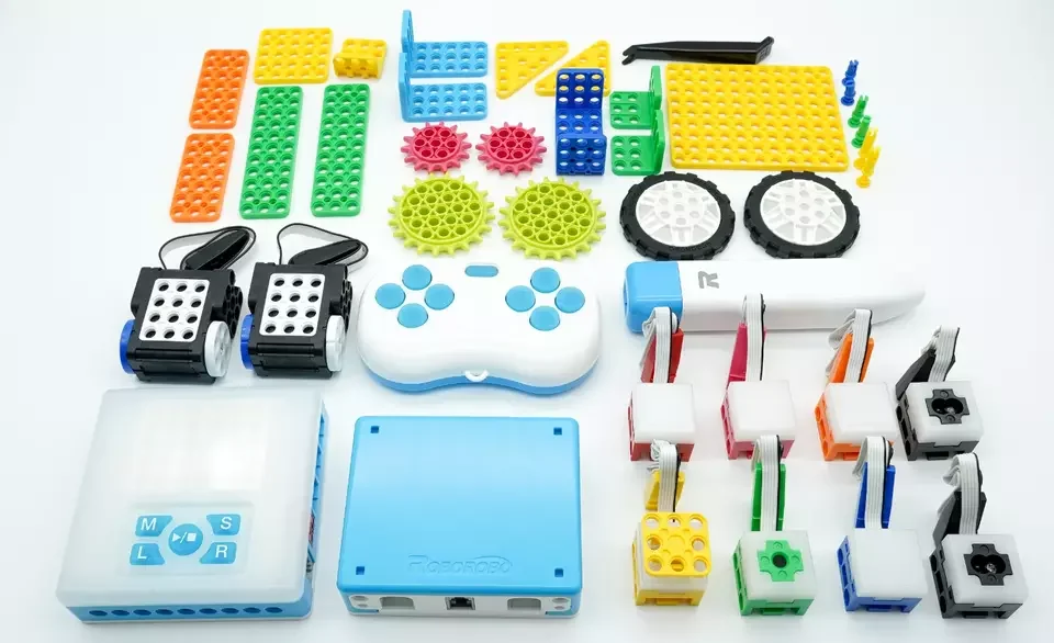 [AKIRO STEP 1] ROBOROBO Easy Simple assembly Robot structure toy with simple algorithm of coding for children education