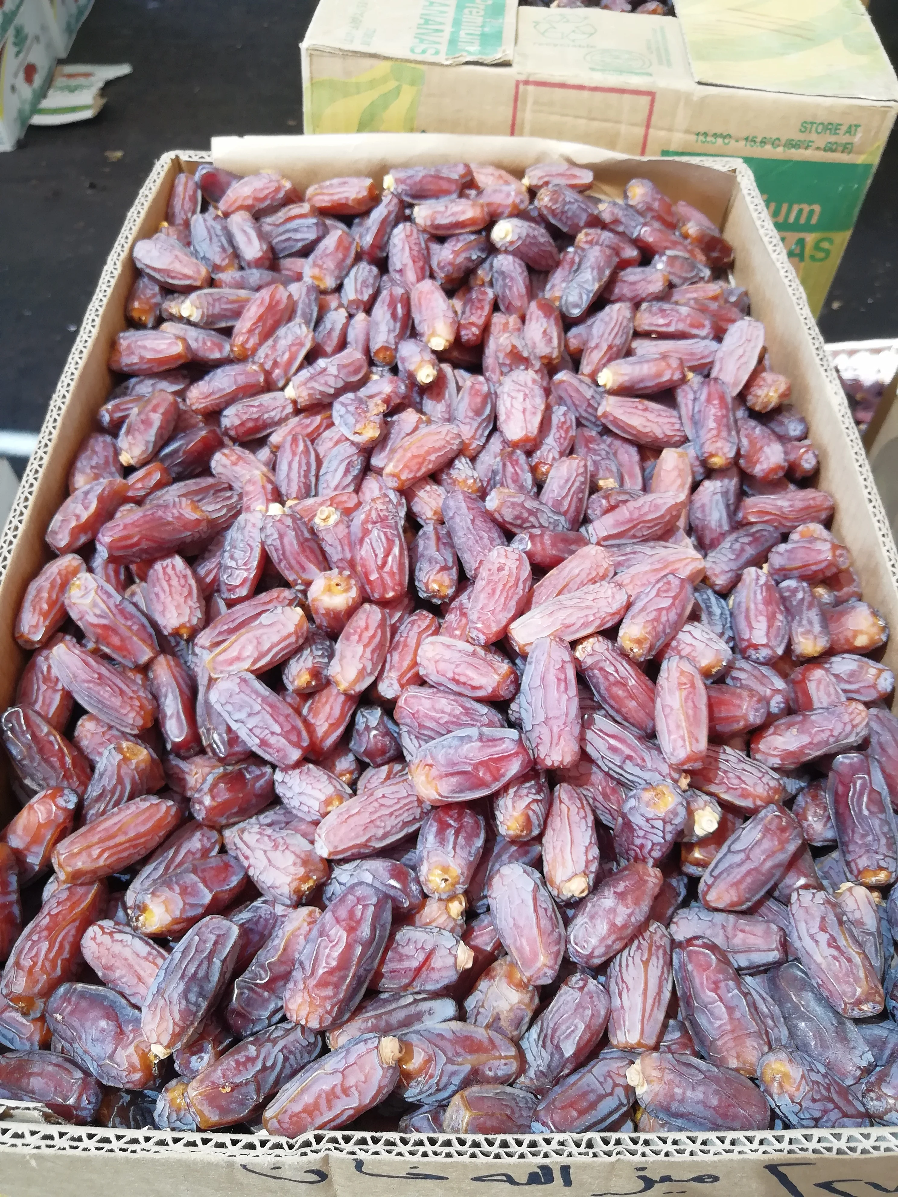 Dry dates Mabroom dates fruits