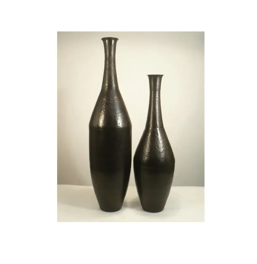 New Arrival Designer Aluminum Flower Vases Antique Finishing black color Flower Vases With Handmade Decorative Hot Selling