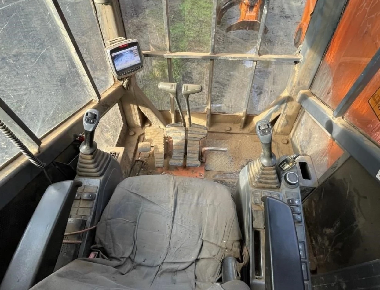 Cost-Efficient Choice Doosan DX300 Log Loader Woodland King Free Delivery & Certified Power