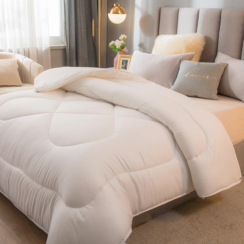 New Wholesale 2024-25 Cotton Fabric Hotel Bed Quilt Polyester Blend Microfiber Quilt Queen Size Custom Quilt Polyest Comforter