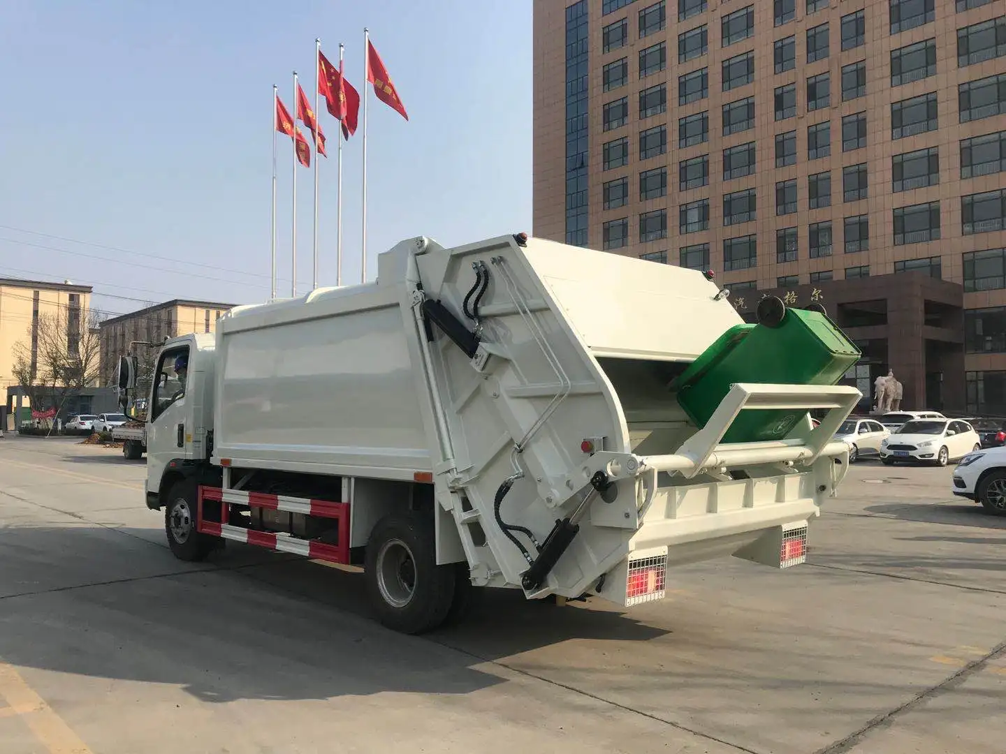 Good Quality Chinese Sinotruk  New Howo 4X2 Light Truck Garbage Truck for sale