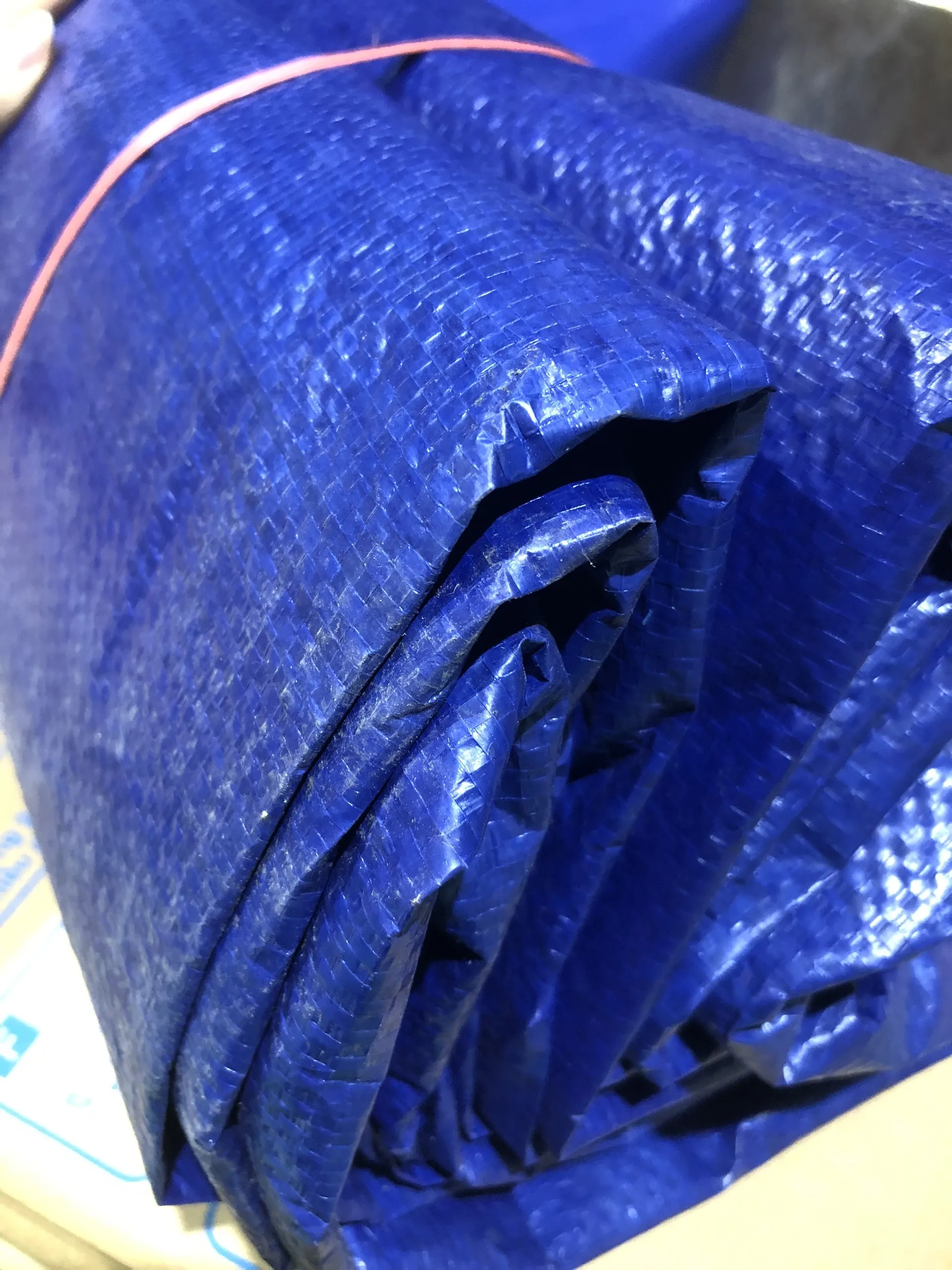 Water Soluble Anti Odor Hot Selling Anti Static Oilproof Blue Nonwoven Stain Resistant Pool Tarpaulin