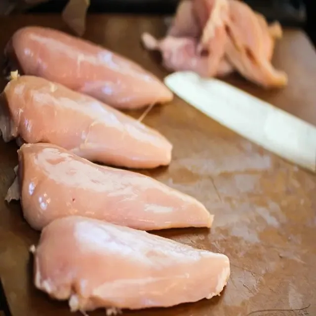 Origin Type Life Price Halal Frozen Chicken Breast , Skin Bulk Supplier Halal Brazil Chicken Frozen