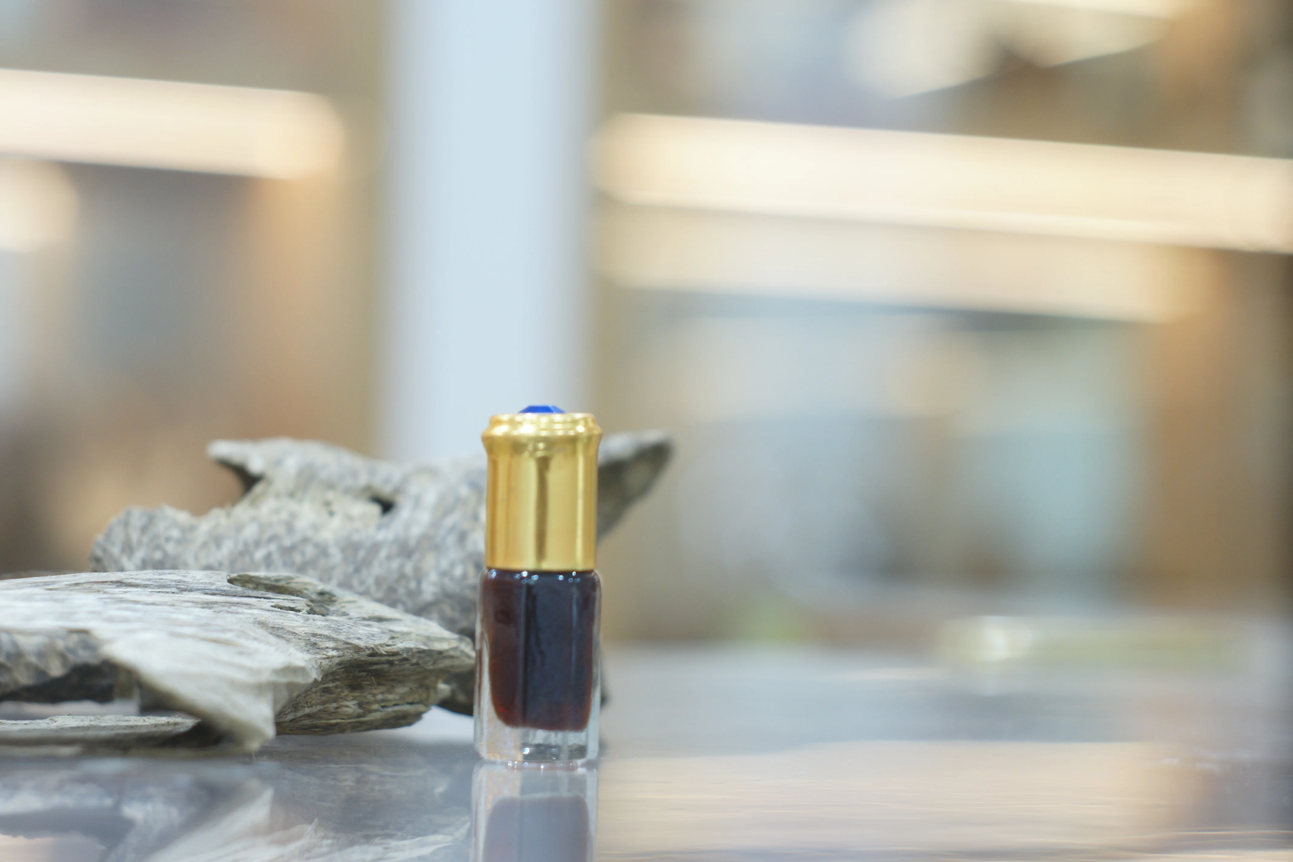 High quality 100% Essential Oud oil natural from Vietnam Long Lasting Fragrance Pure Agarwood Oud making Luxuryperfume