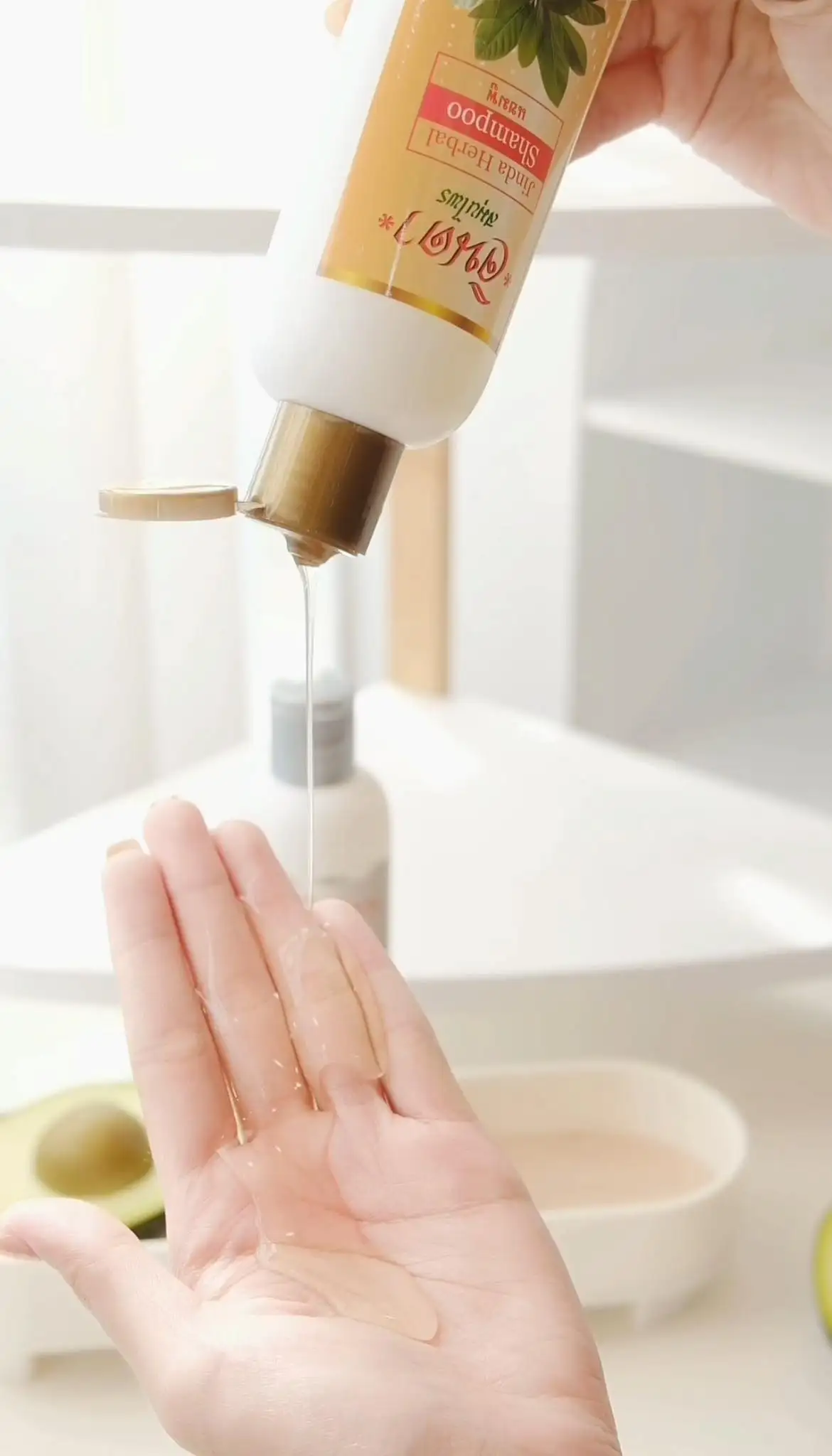 250ml Avocado Hair Mask Herbal Cream for Sensitive Scalp Nourishes and Revitalizes Dry Damaged Hair Shampoo