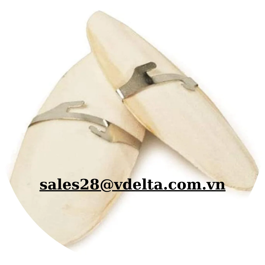 HOT PRODUCT DRIED CUTTLEFISH BONE EXPORTED/CUTTLEFISH BONE MAKE TOYS AND FOOD FOR PARROTS FROM VIETNAM /Ms. Shyn +84382089109