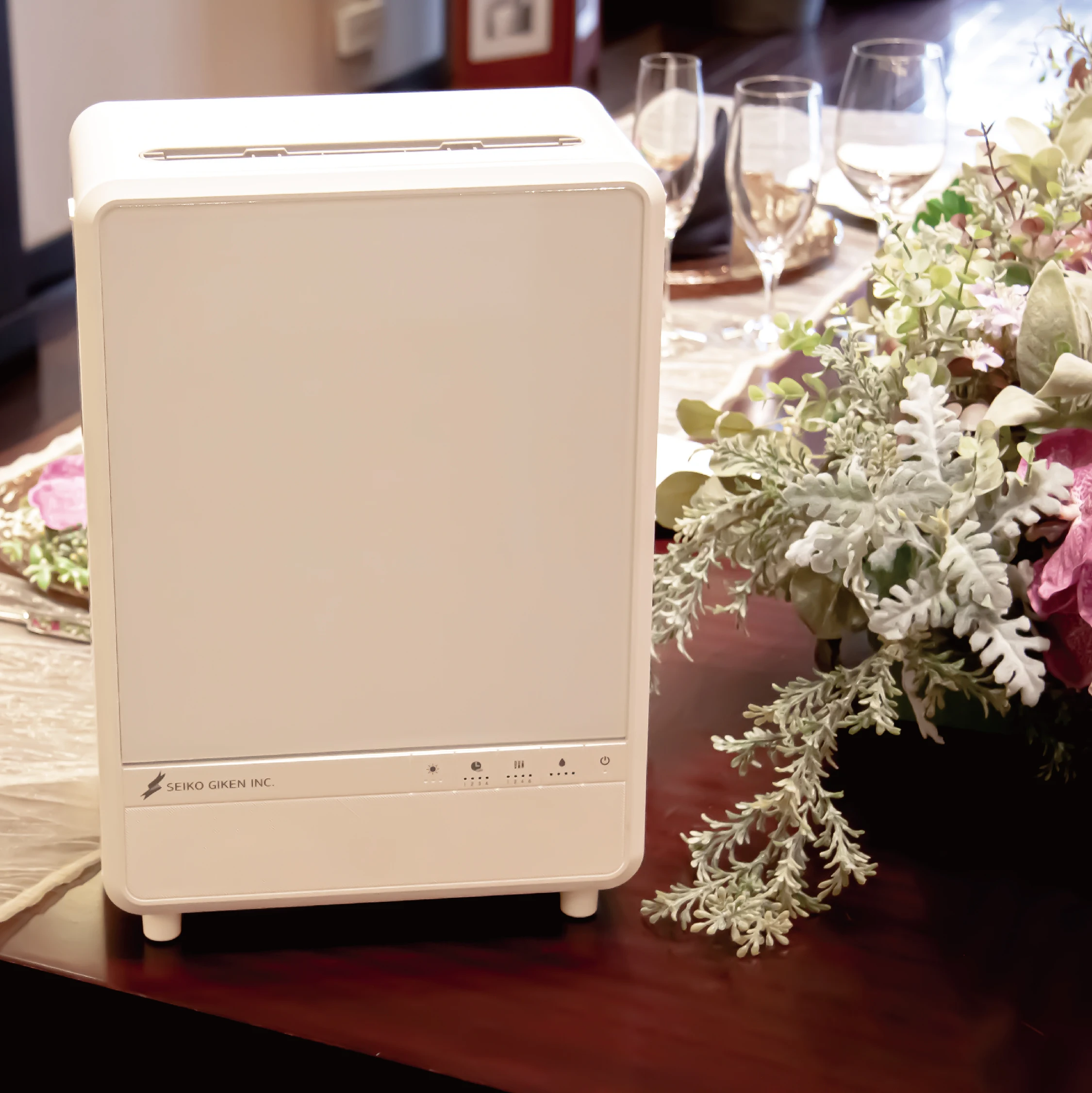 Japan  UX4 white body HOCl sprayer for air assisted airless sprayer offices hotels no leakage top fill hclo machine