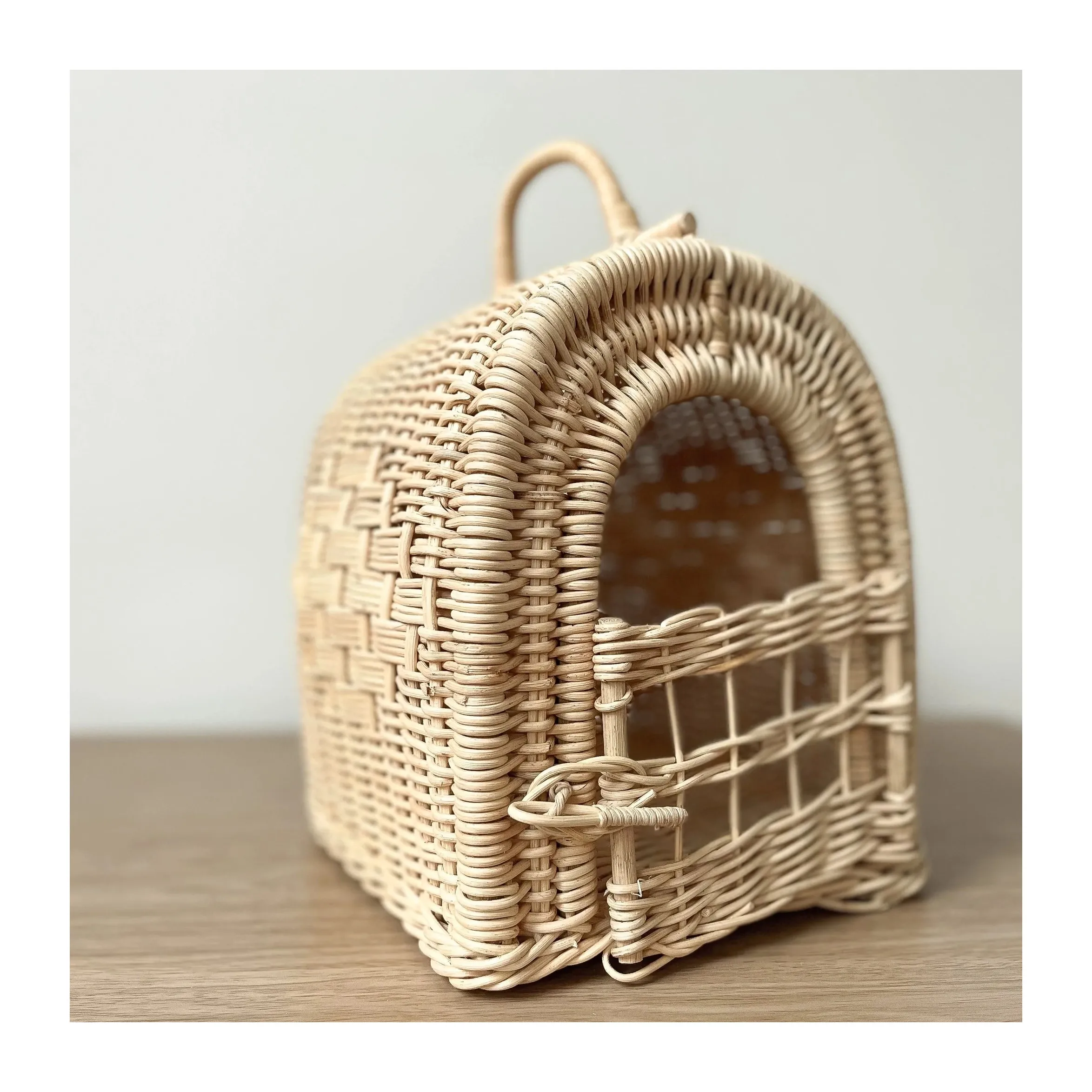 Custom comfortable rattan wicker pet carrier backpack bag accessories with cushion for export