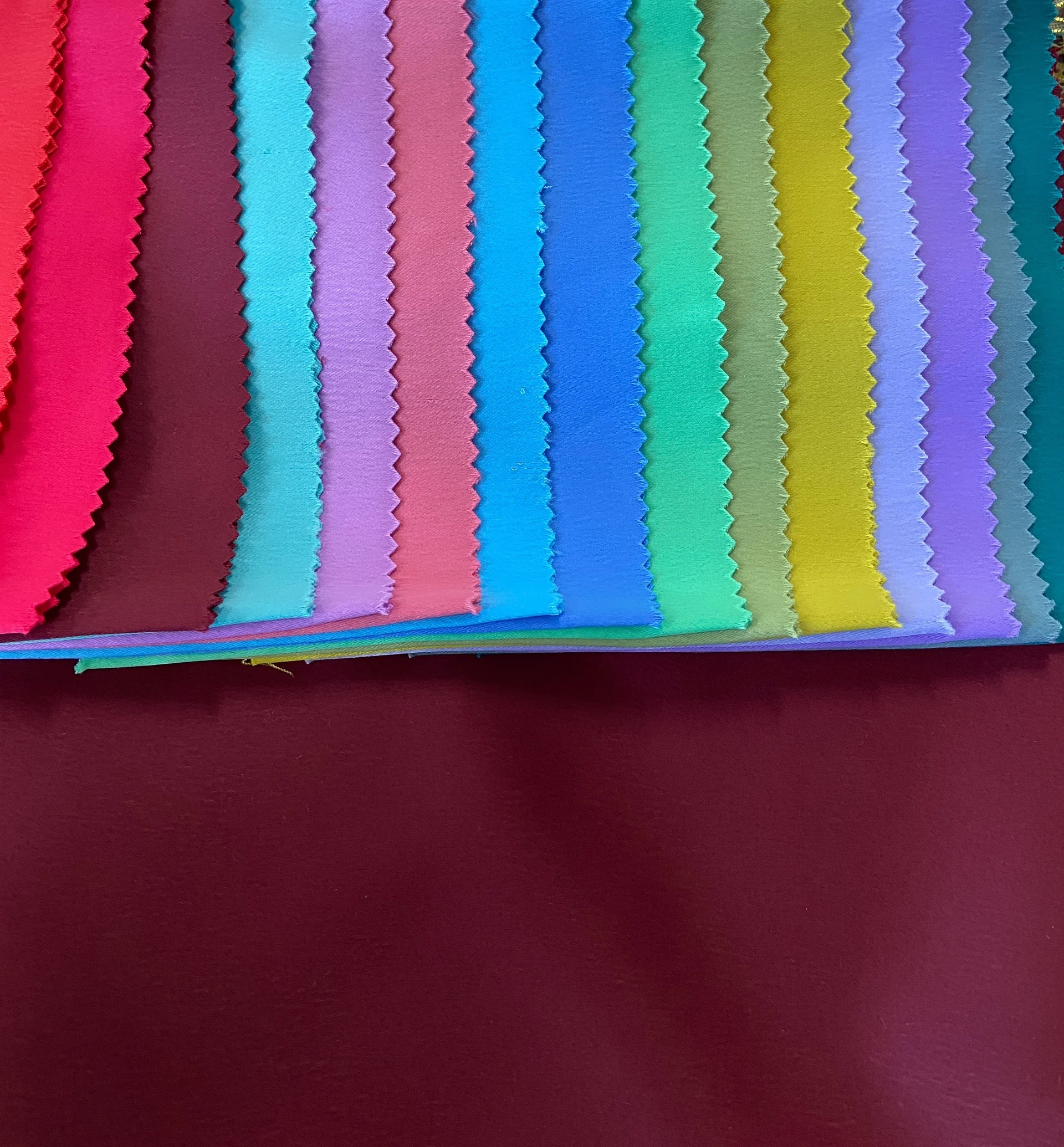 POLYESTER PLAIN WOVEN CREPE FABRIC LOW MOQ VIETNAM MANUFACTURER CHEAP PRICE FOR CLOTHES ABAYA DRESS  MADE IN VIETNAM M960F