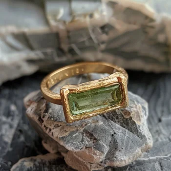 Custom Design natural Green Peridot  14k solid gold Unset ring engagement yellow gold rings for women jewelry supplier