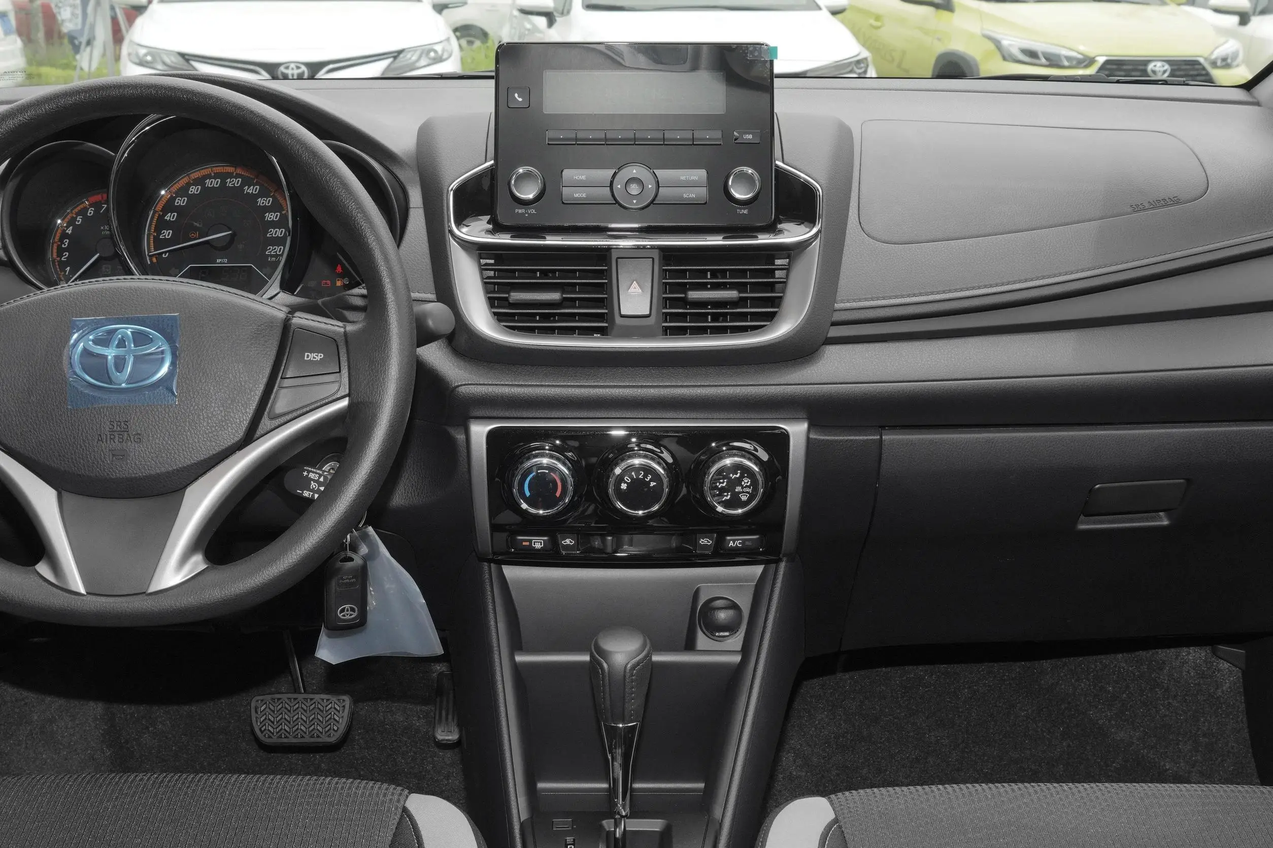 YARi S L is 2022 1.5L CVT leading PLUS version mini car gasoline  used gasoline cars