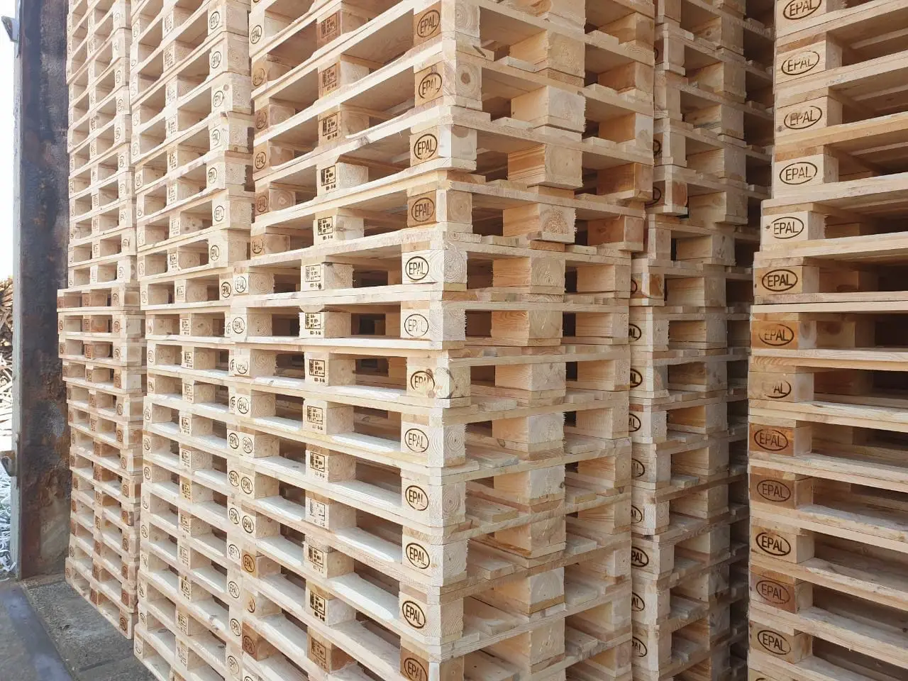 Cheap Epal Euro pallets, Used Euro Pallets for sale, Cheap Wooden Epal pallets for sale