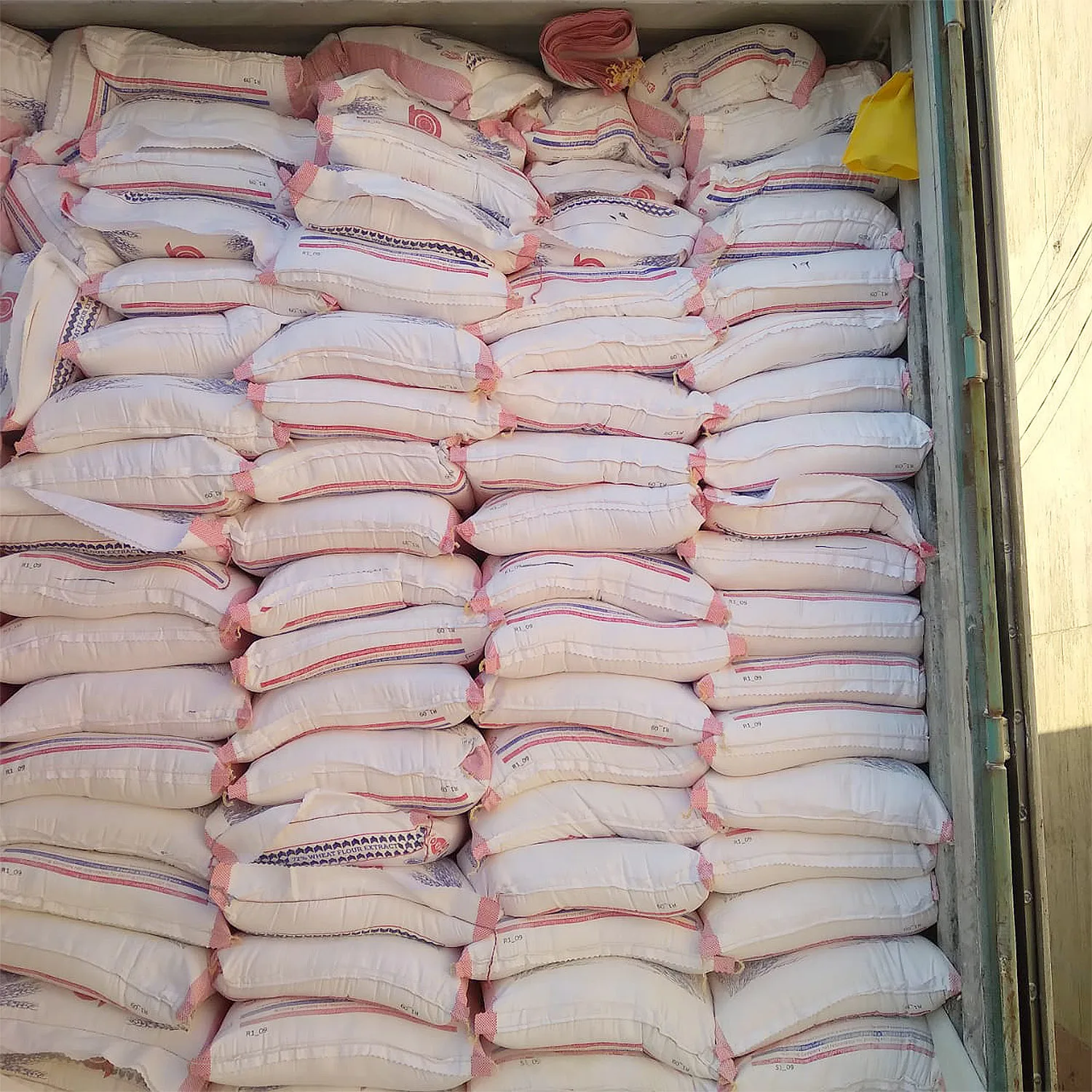 Big Booming 25 kg Bread Wheat Flour High Gluten Premium Quality Dried Dry Made Oat Milling Process Bakery Use Directly Egypt