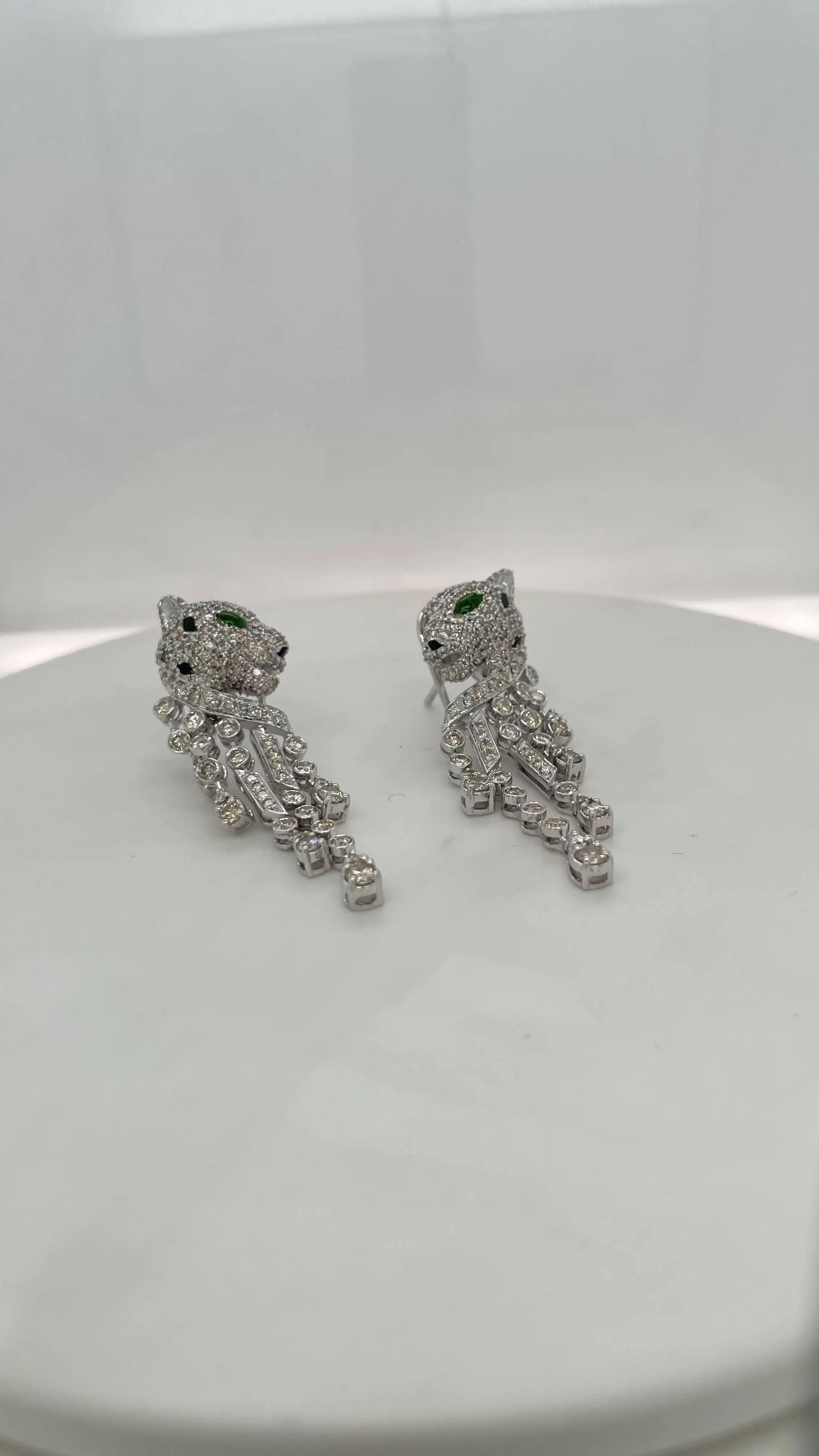 Premium Quality made in Panther Stylenin Designer Earring 14 Kt White Gold with VS Si Diamond Available at Inexpensive Price
