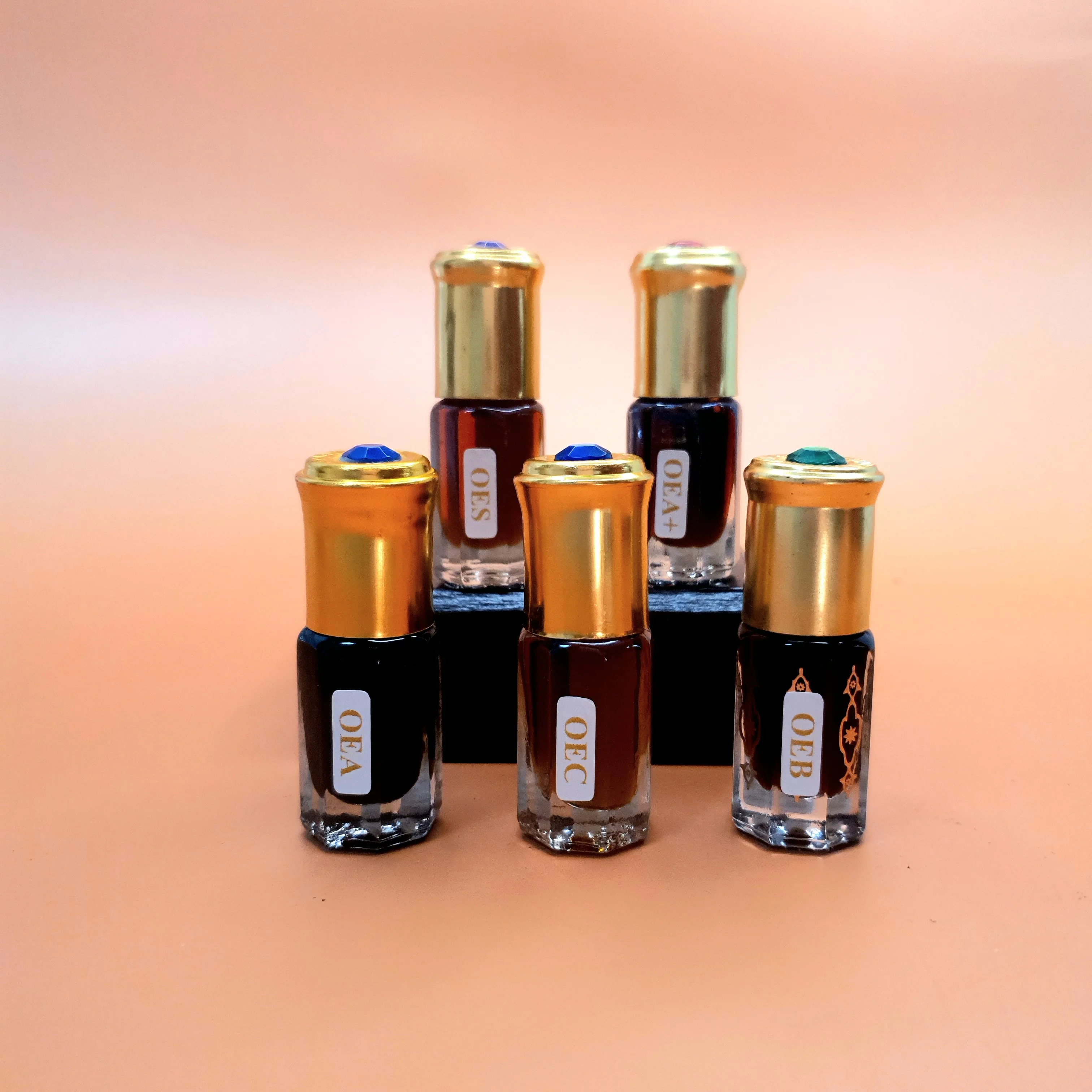 Лидер продаж роскошное масло Oud 100% натуральный чистый материал из Вьетнама Tree сильный запах ароматизатора