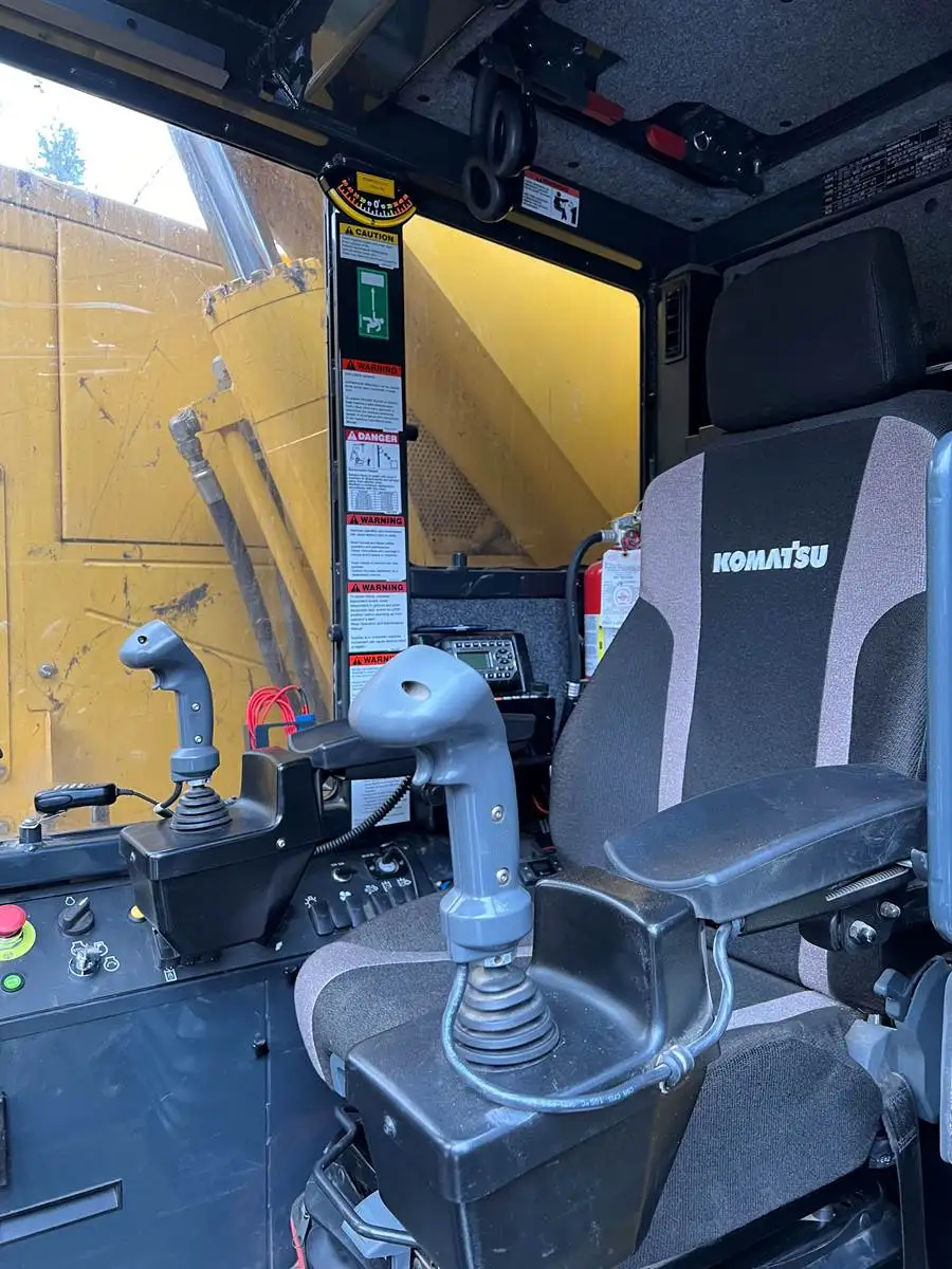 Tracked feller buncher Komatsu XT465L-5 Digger Tractor With Backhoe And Front loader