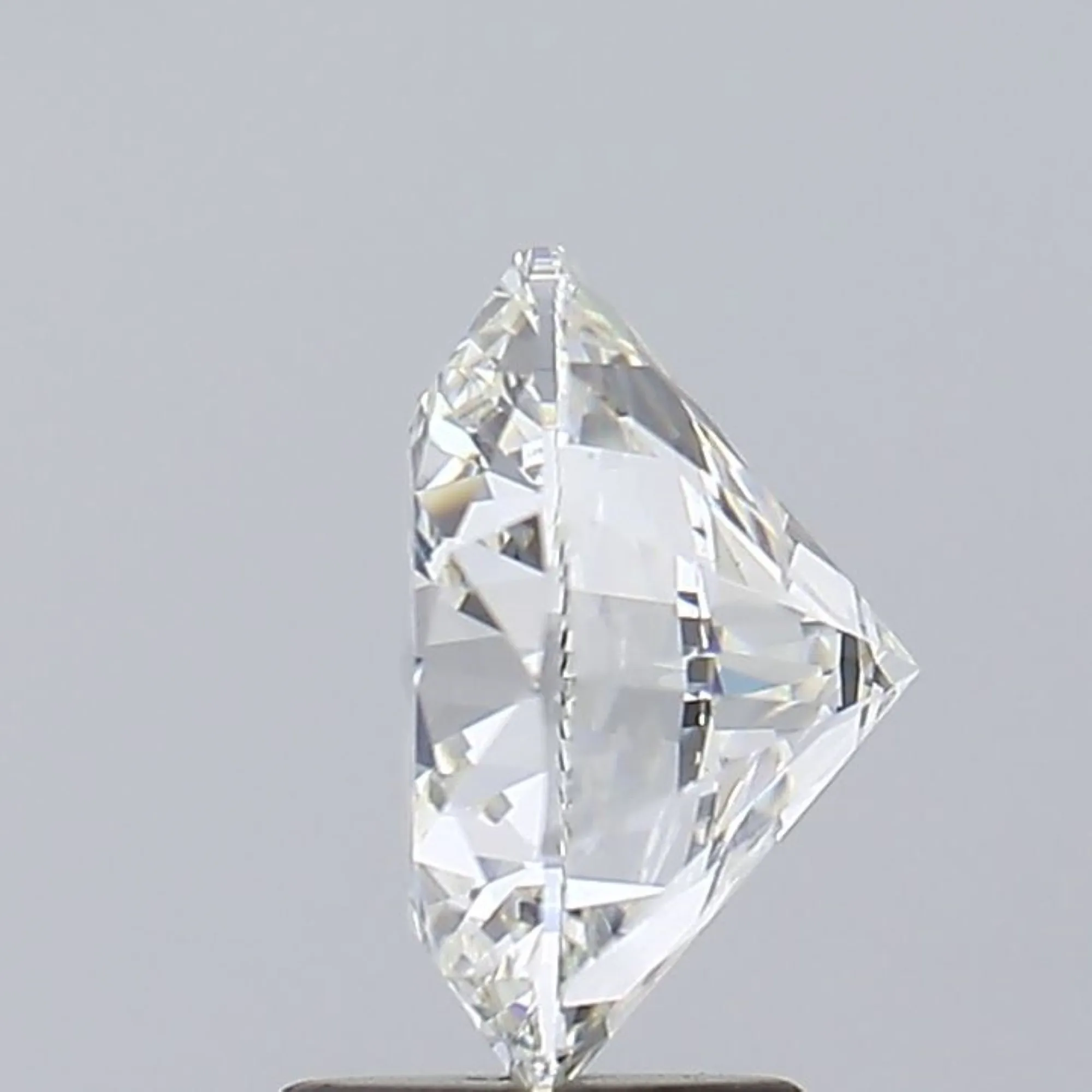 3.47ct Round Brilliant Cut Lab-grown Diamond  IGI Certified  G Color  VS1 Clarity  Lab-Stone